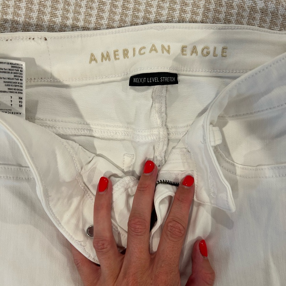 American Eagle White Skinny Jean
